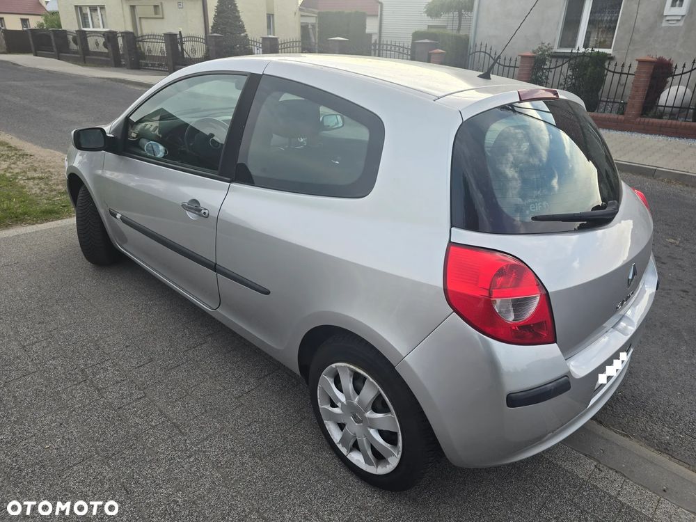Renault Clio 1.6 16V Edition Dynamique - 2