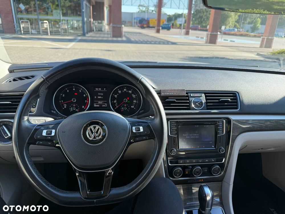 Volkswagen Passat 1.8 TSI (BlueMotion Technology) DSG Highline - 14