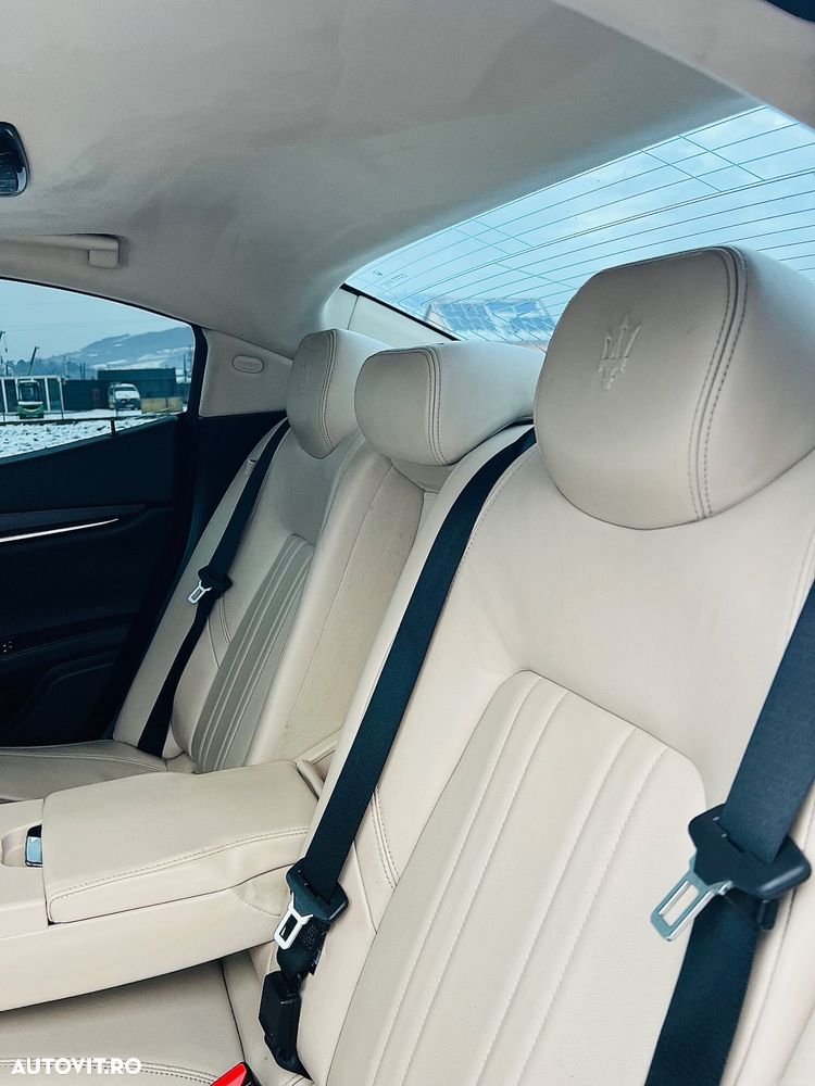 Maserati Ghibli GranLusso - 10