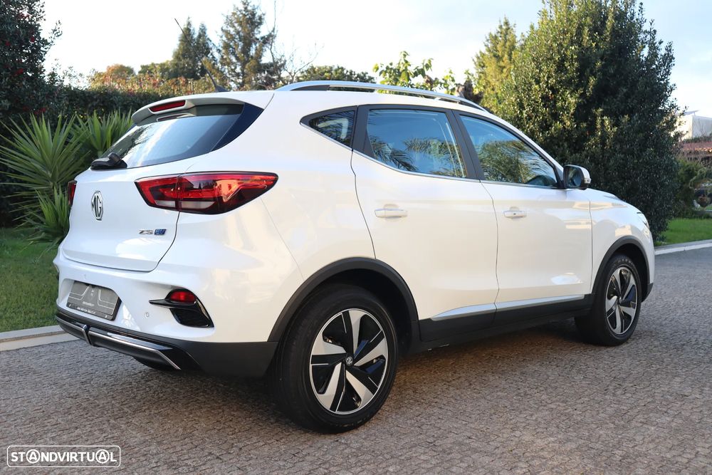 MG ZS EV 72.6 kWh Luxury - 3