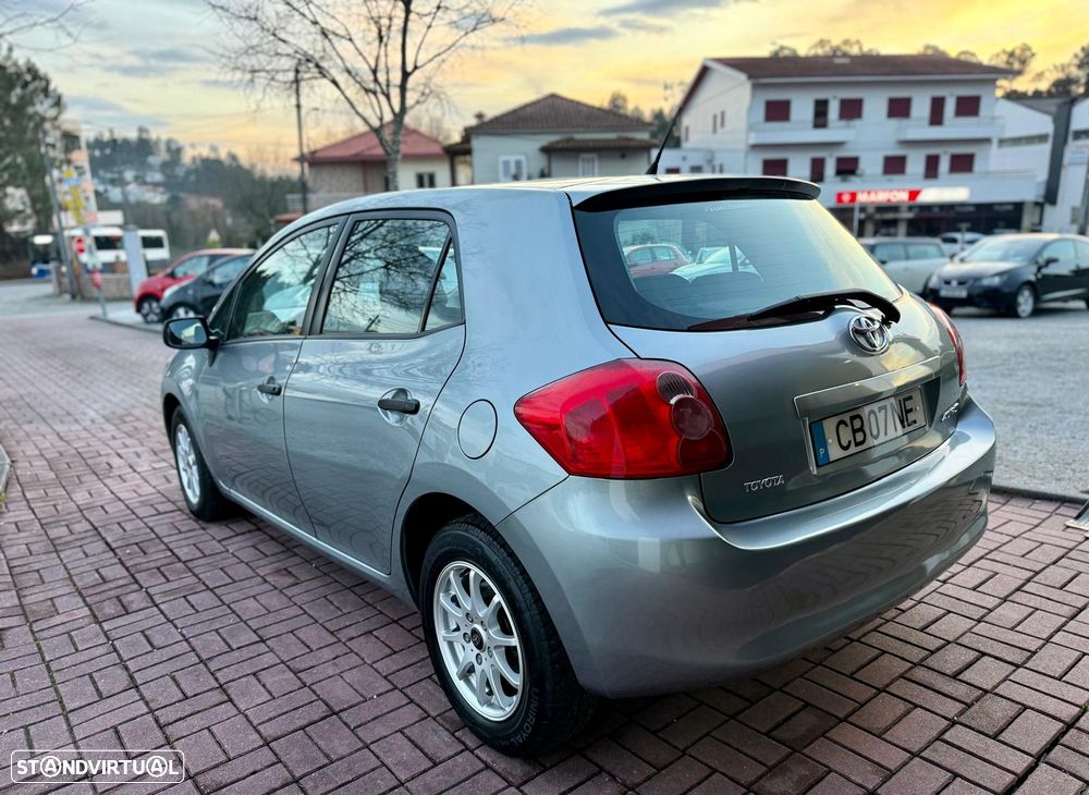 Toyota Auris 1.4 D-4D Exclusive - 4