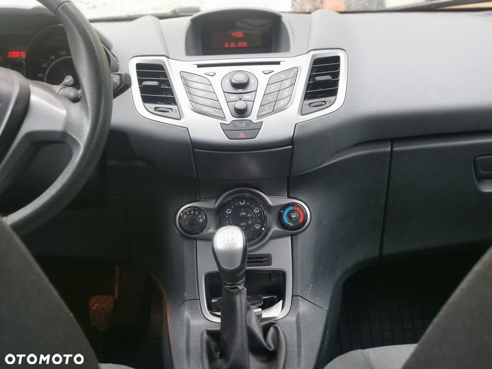 Ford Fiesta 1.4 Trend - 16