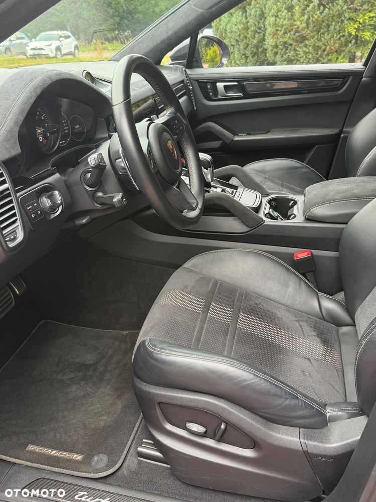 Porsche Cayenne Turbo GT - 21