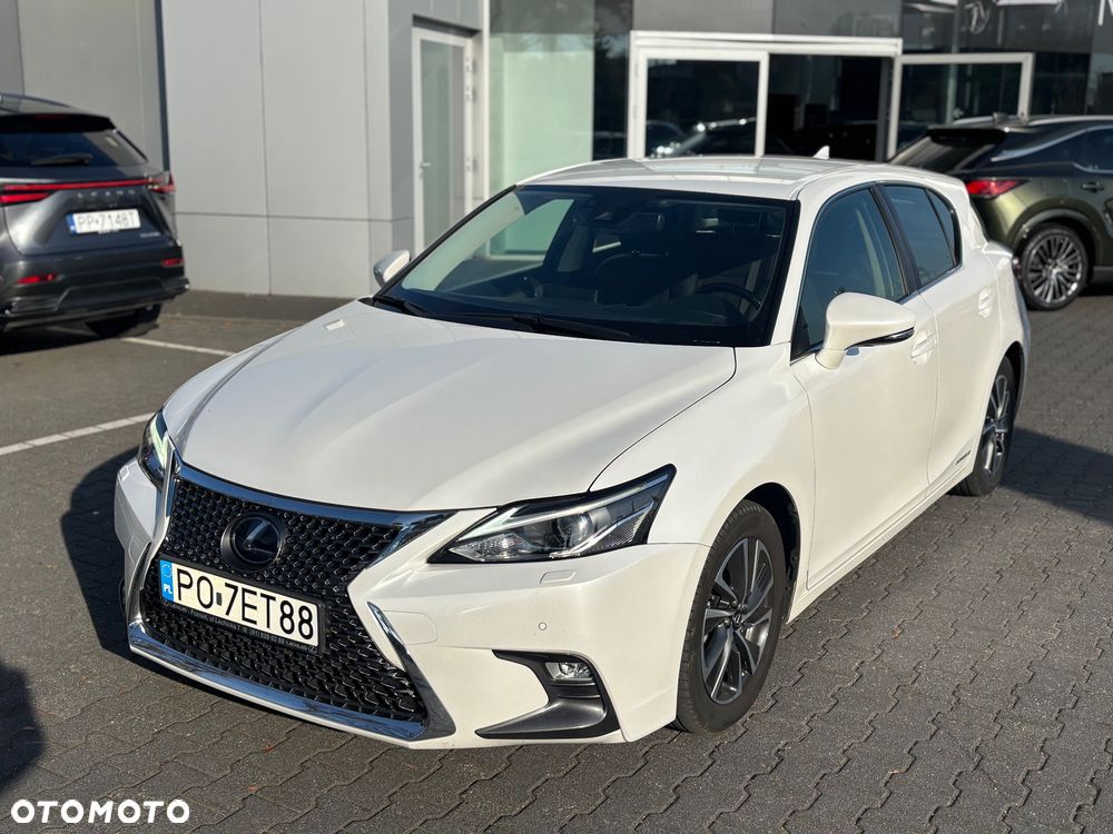 Lexus CT - 15