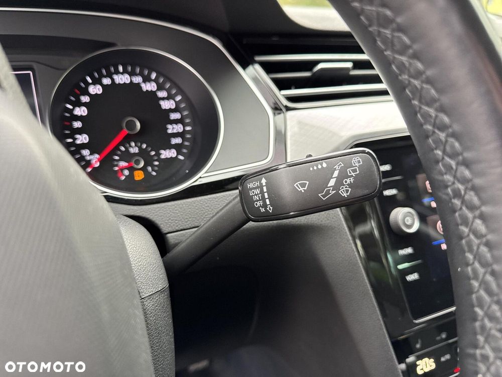 Volkswagen Passat - 26