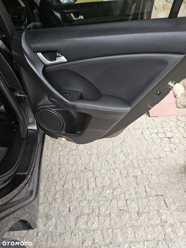 Honda Accord 2.0 Executive Navi - 9