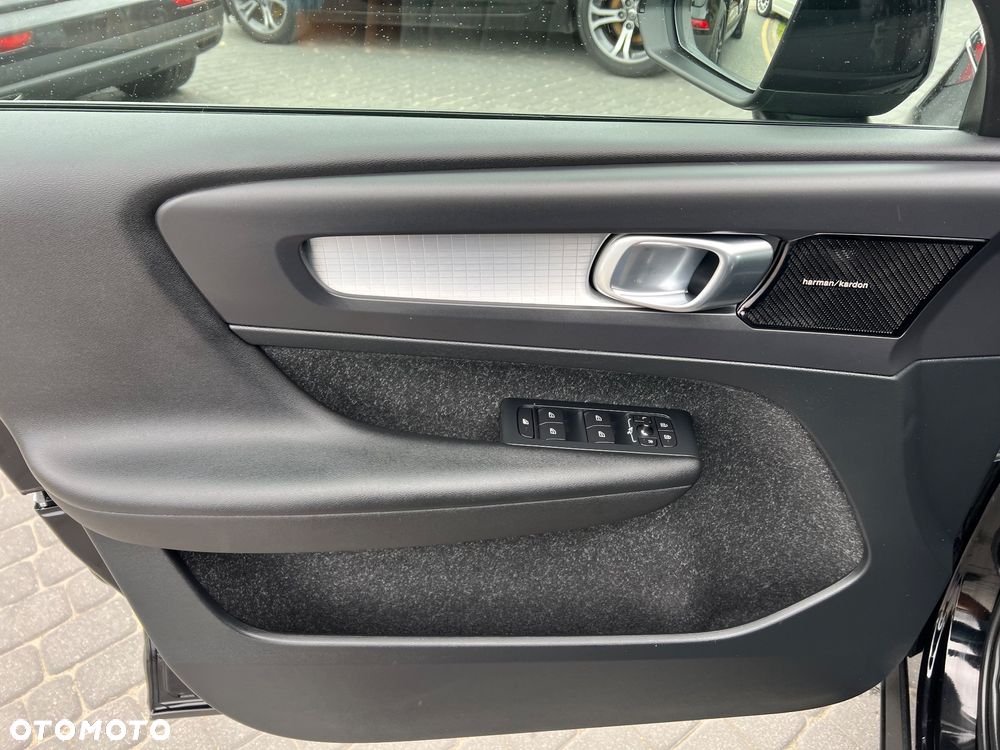 Volvo XC 40 D3 AWD R-Desgin - 16