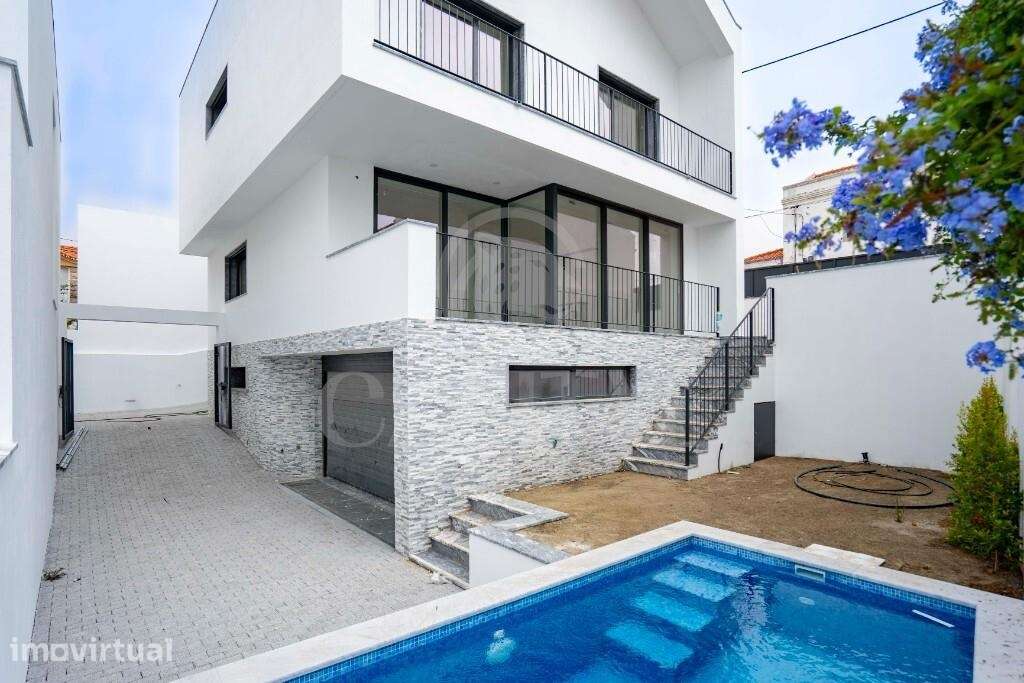 MORADIA T4 COM PISCINA PRIVATIVA | CONDOMÍNIO EXCLUSIVO | AMOREIRA, CA - Grande imagem: 3/57