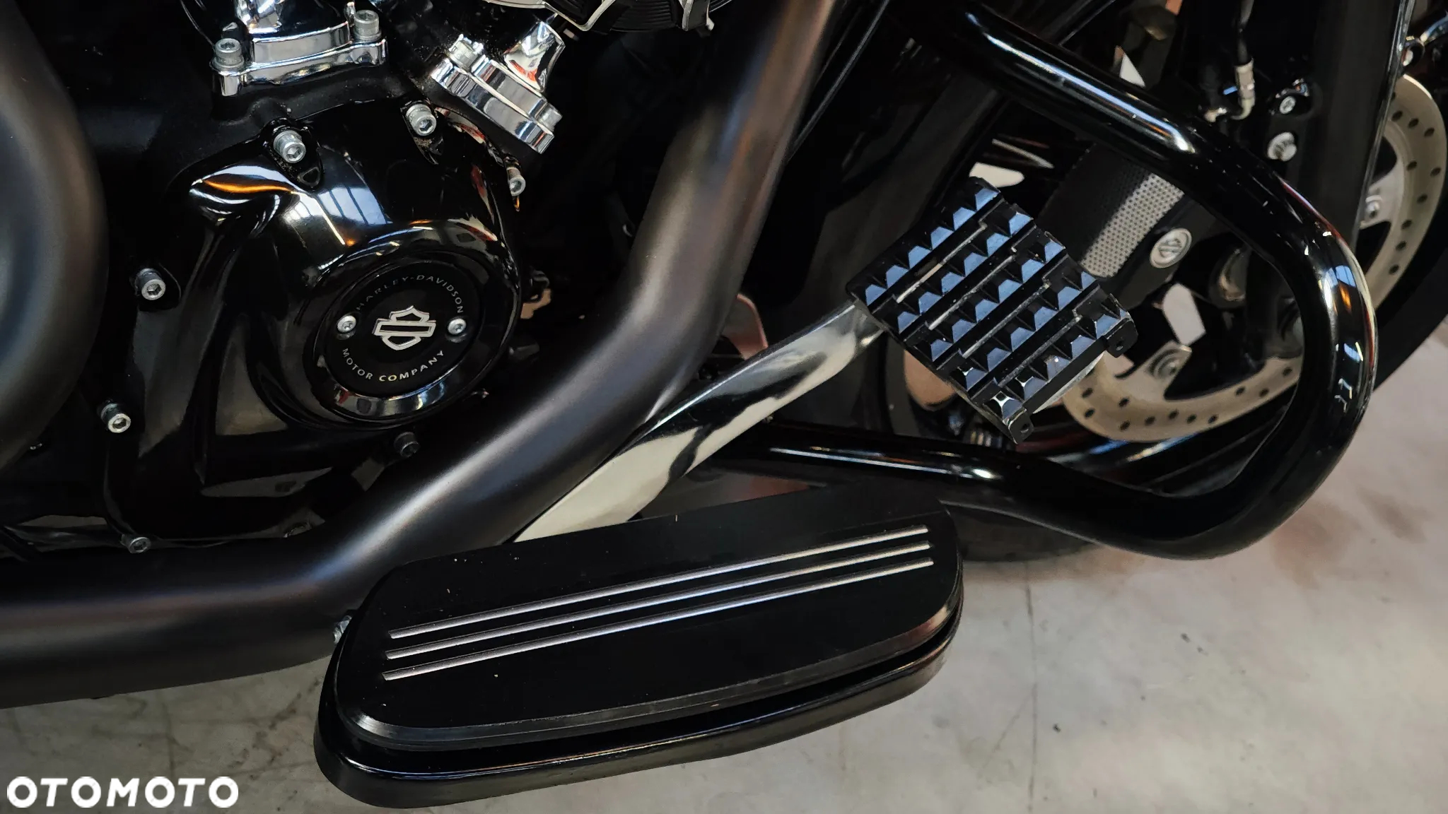 Harley-Davidson Touring Street Glide - 29