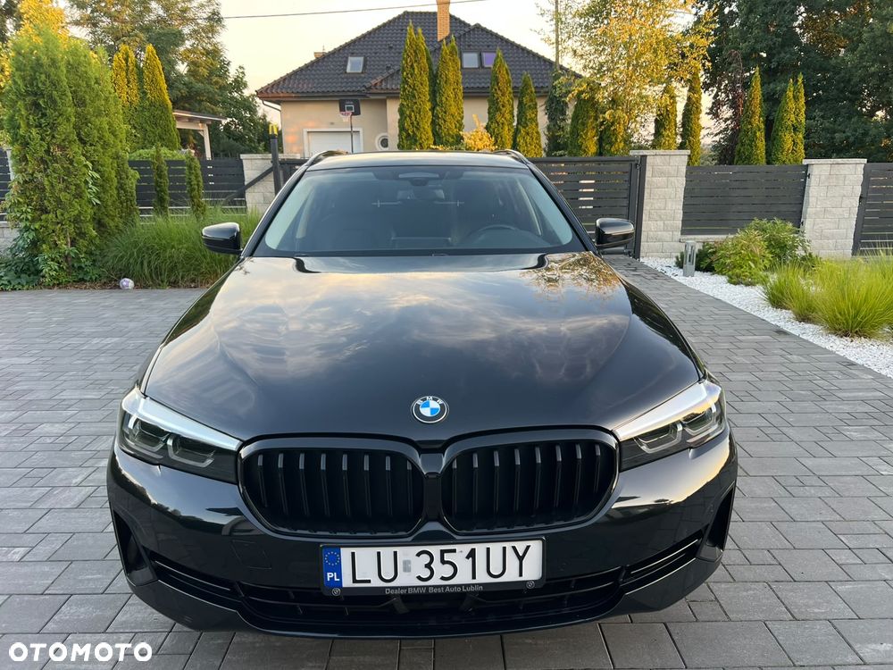 BMW Seria 5 520d Sport Line - 2