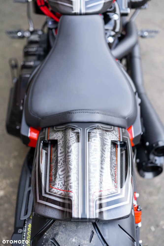 Harley-Davidson Softail FXDR - 19