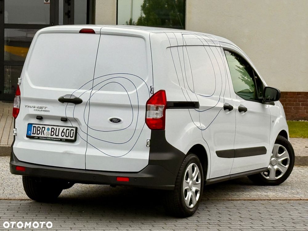 Ford Transit Courier - 9