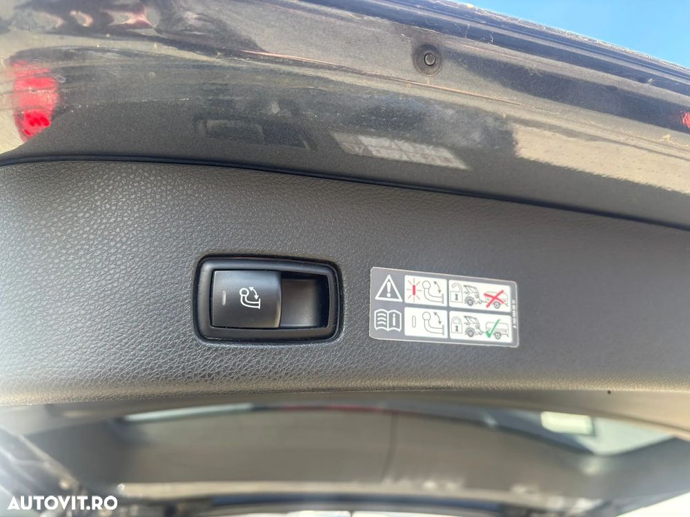 Mercedes-Benz GLS - 32