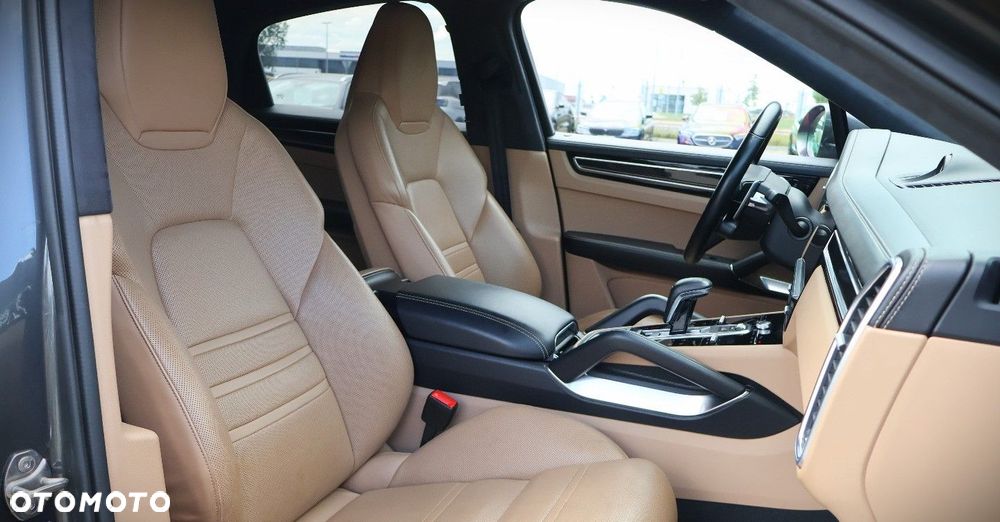 Porsche Cayenne - 20