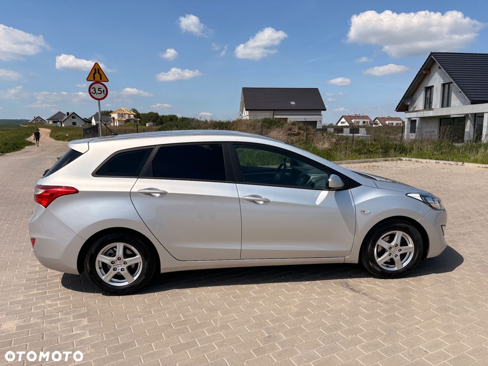 Hyundai i30 1.4 CRDi Classic + - 6