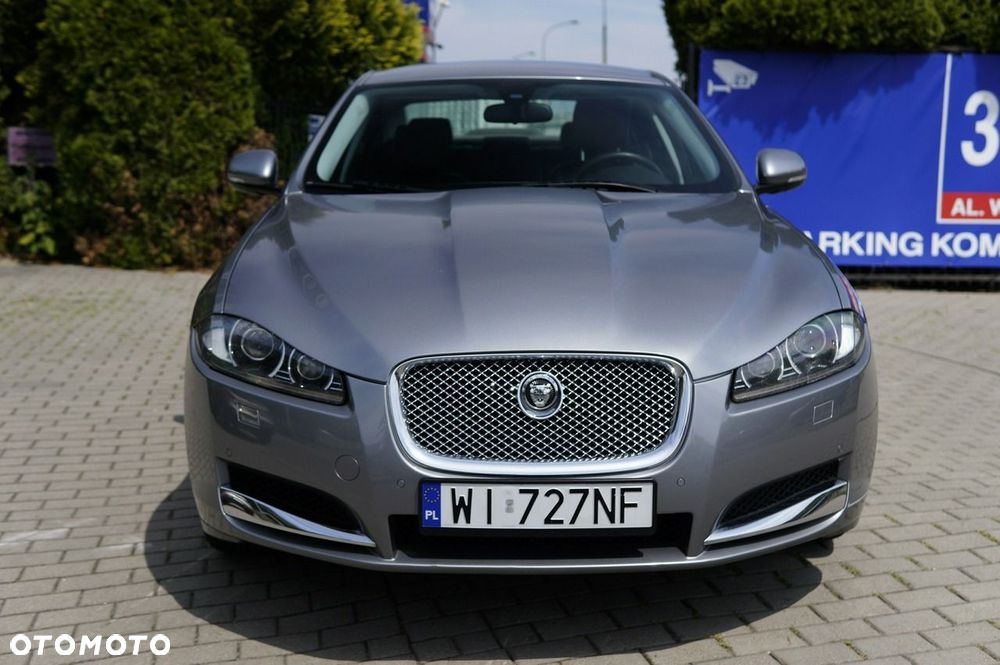 Jaguar XF 3.0 V6 D Luxury - 2