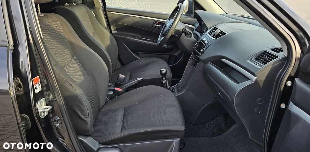 Suzuki Swift 1.3 DDiS Club - 6