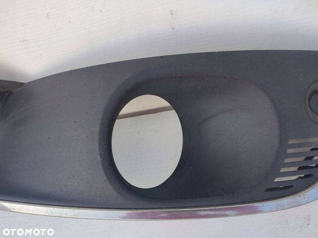 Kratka zderzaka halogenu lewy przód RENAULT MEGANE IV 253A69150R PDC - 2