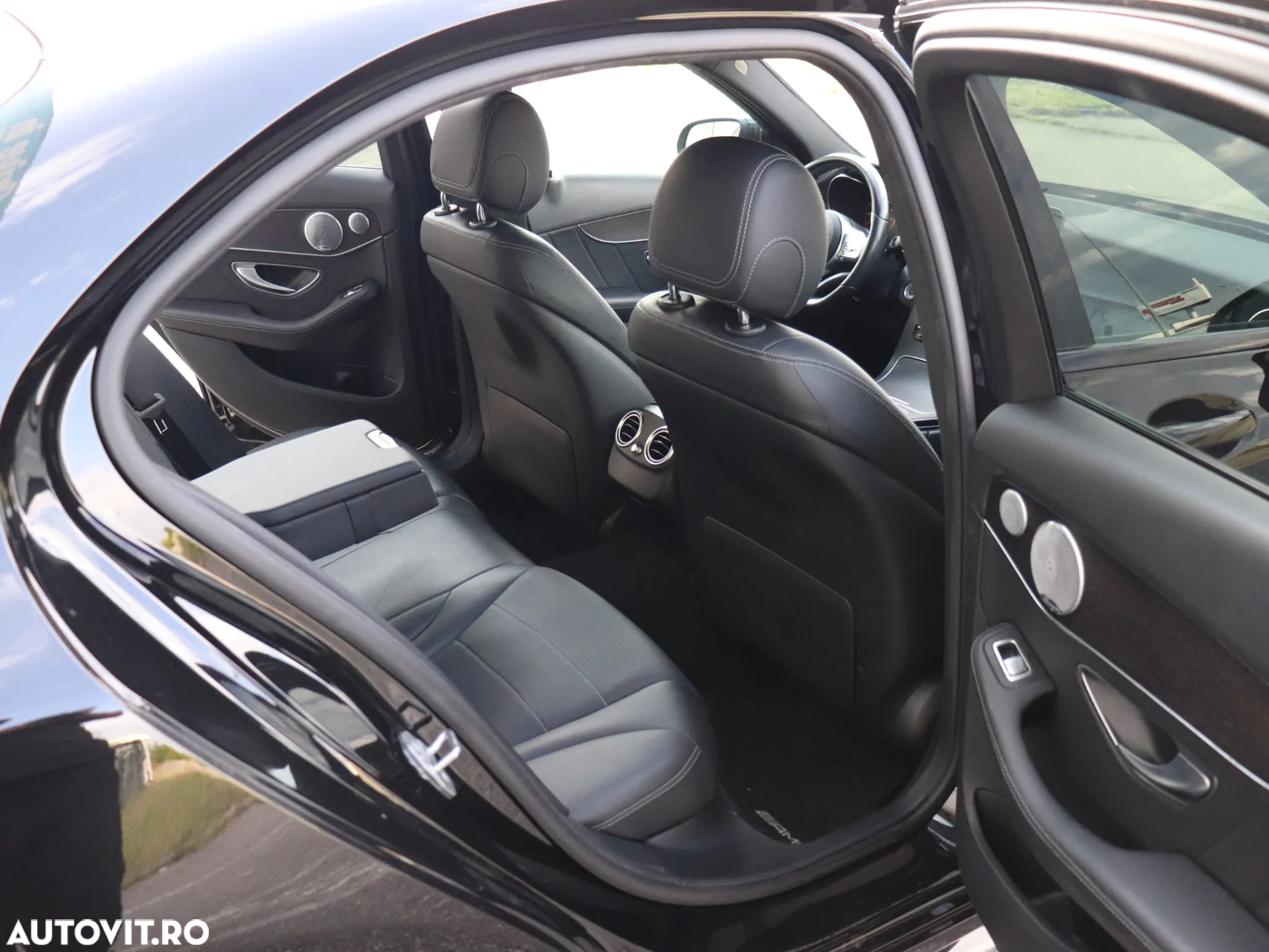 Mercedes-Benz C 220 d 4Matic 9G-TRONIC AMG Line - 24