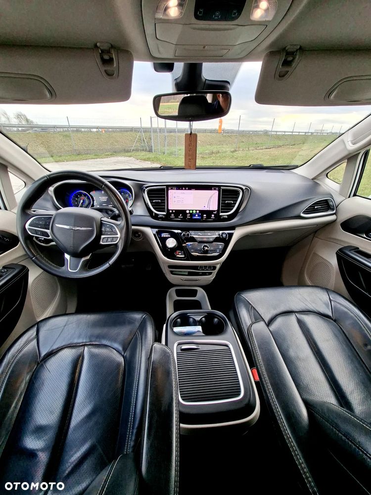 Chrysler Pacifica - 33