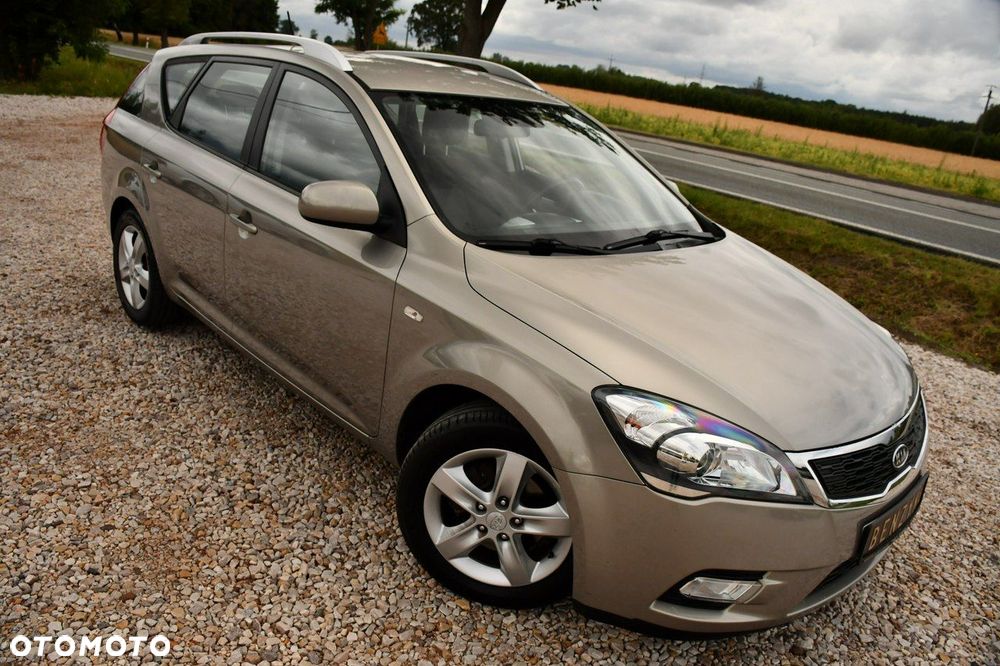 Kia Ceed - 13