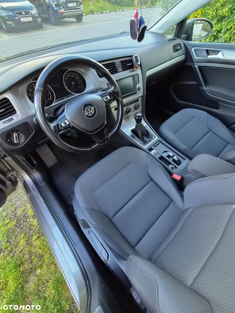 Volkswagen Golf - 10