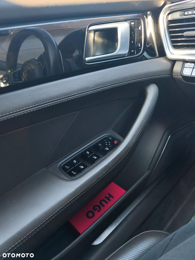 Porsche Panamera - 8