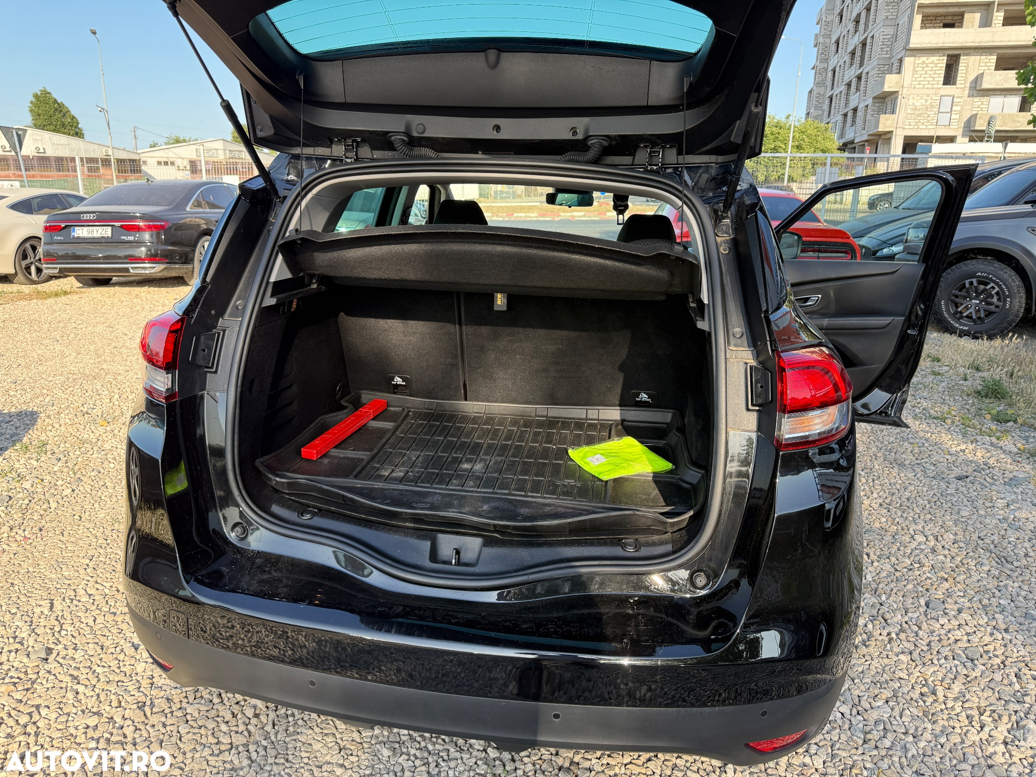 Renault Scenic BLUE dCi 120 EDC BOSE EDITION - 40