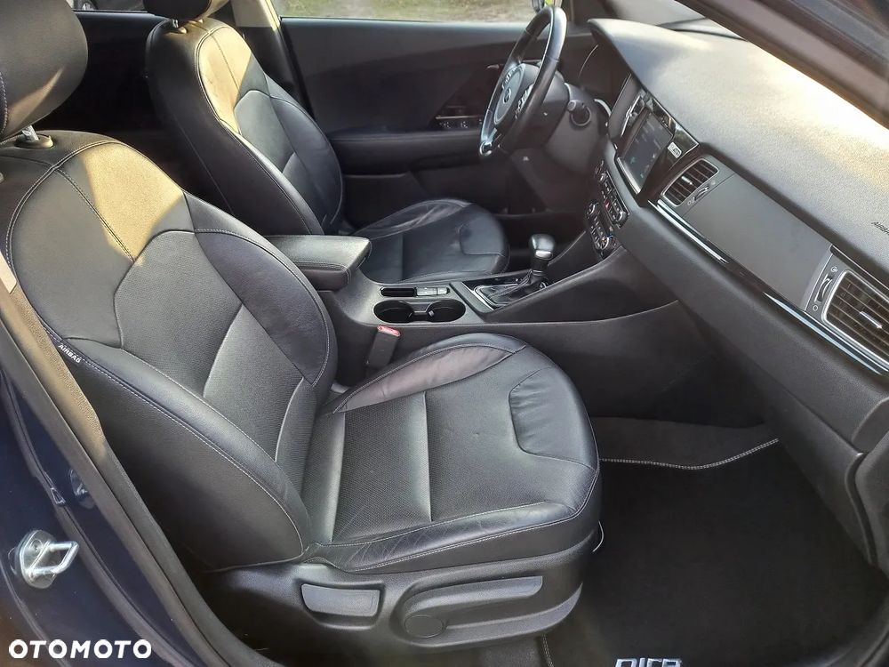 Kia Niro 1.6 GDI Hybrid L Business Line - 17