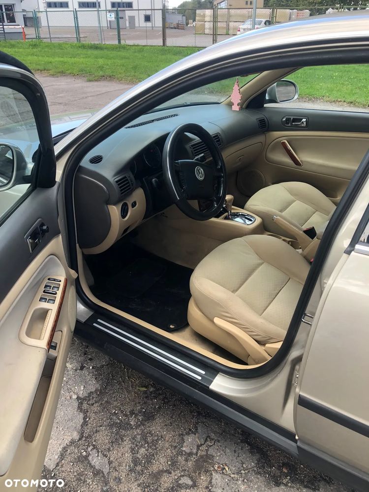 Volkswagen Passat - 5