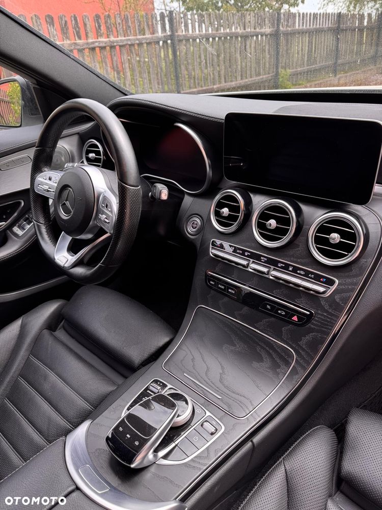 Mercedes-Benz Klasa C 300 d 4Matic 9G-TRONIC Night Edition - 7