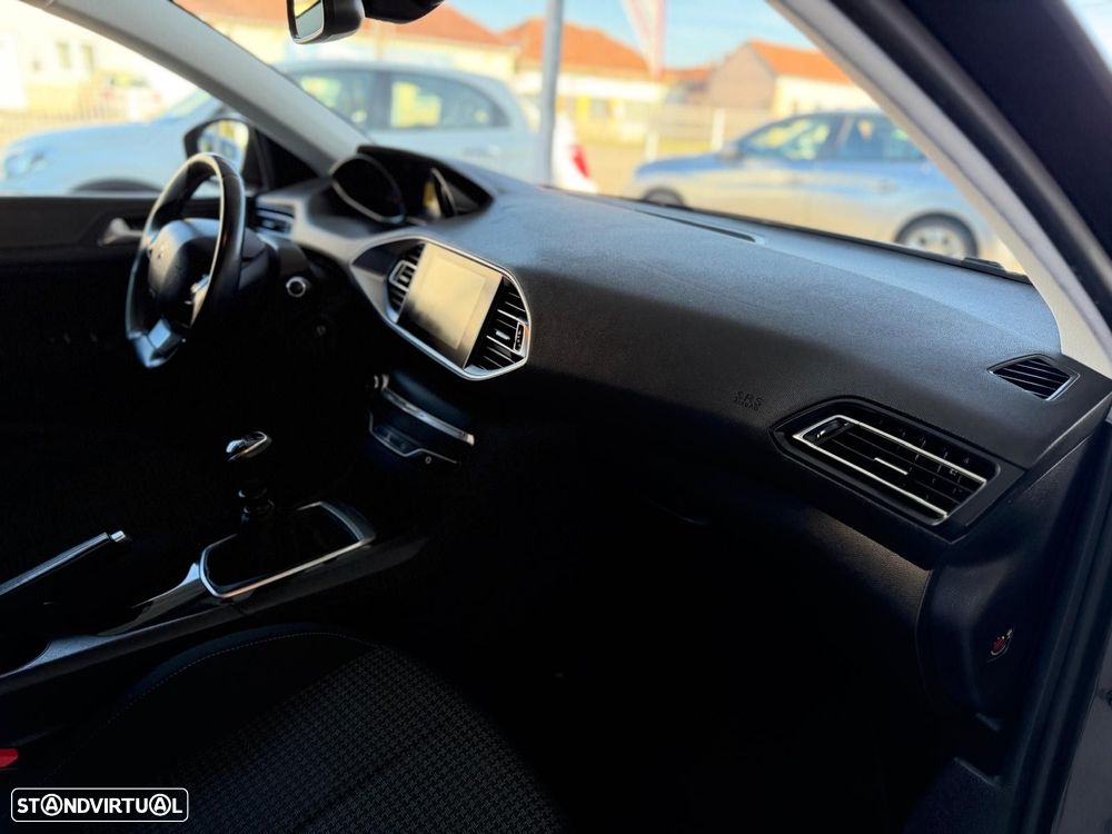 Peugeot 308 SW 1.5 BlueHDi Style - 21