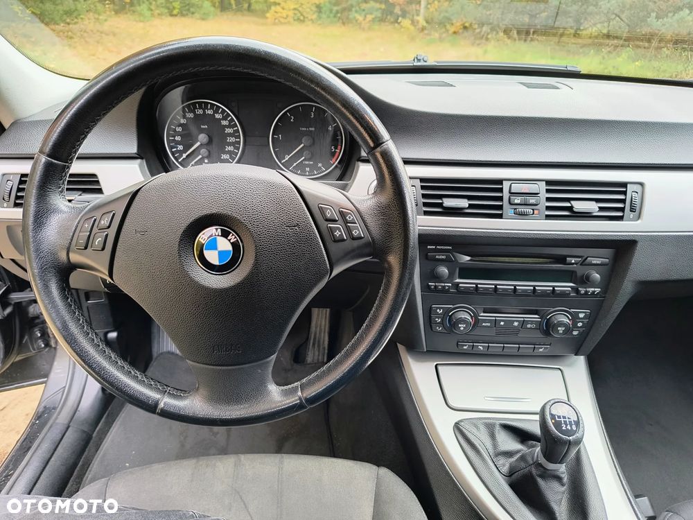 BMW Seria 3 - 16