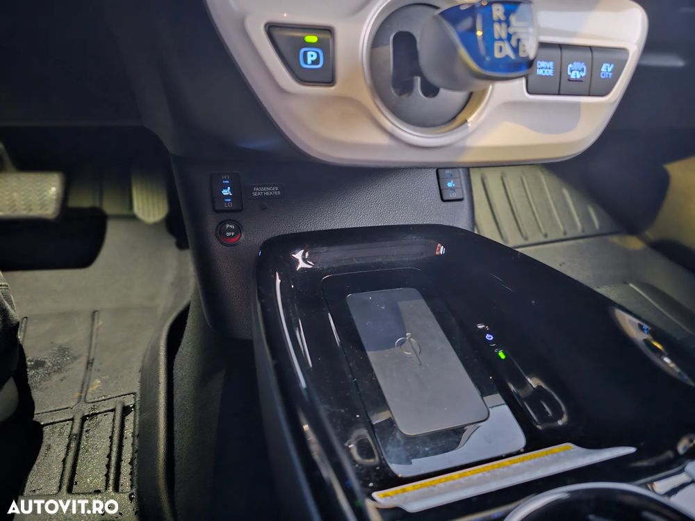 Toyota Prius Plug-in Hybrid Executive - 14