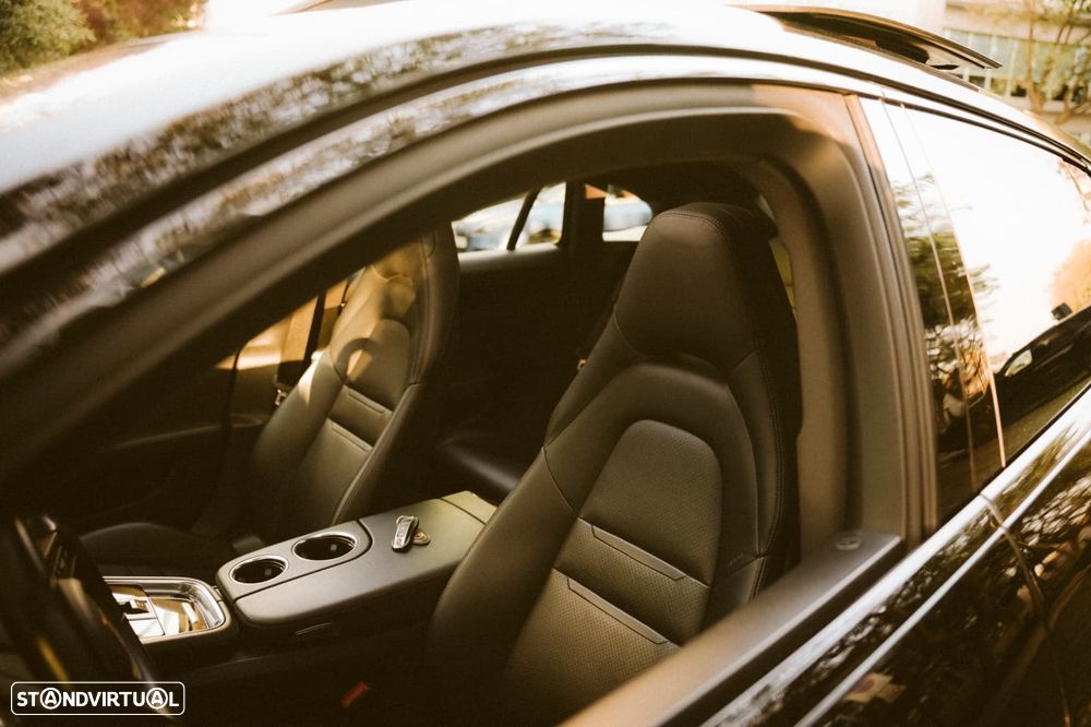 Porsche Panamera Sport Turismo 4S E-Hybrid - 11