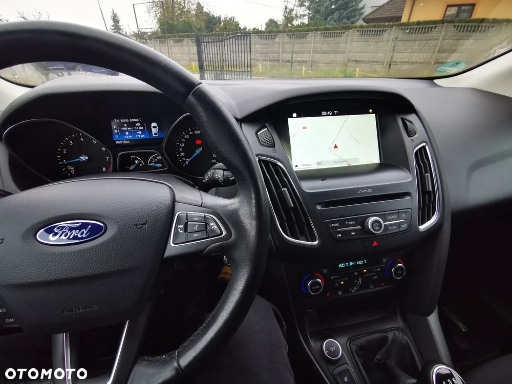 Ford Focus 1.0 EcoBoost Titanium - 10