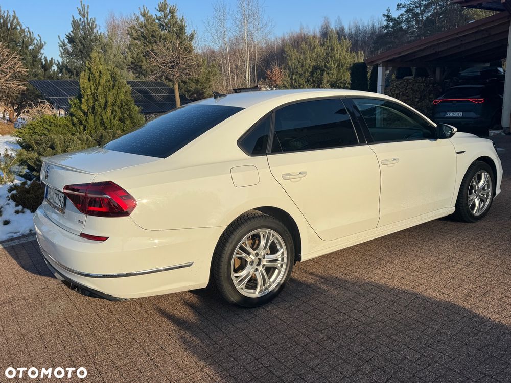 Volkswagen Passat - 10