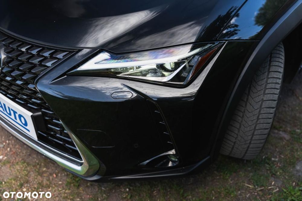 Lexus UX - 9
