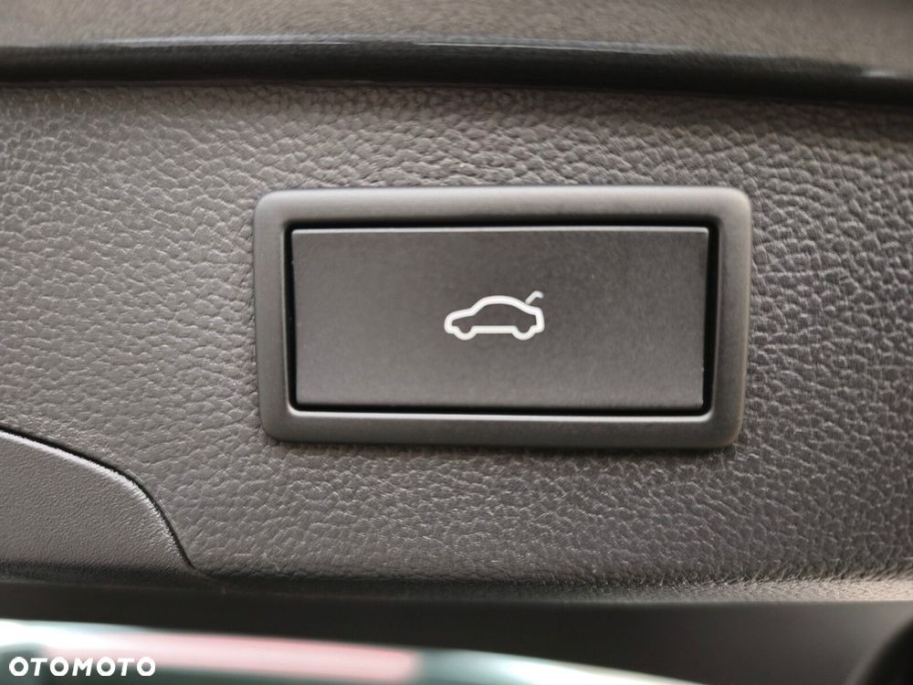 Volkswagen Passat - 11