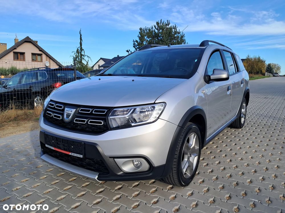Dacia Logan TCe 90 S&S Stepway Celebration - 1