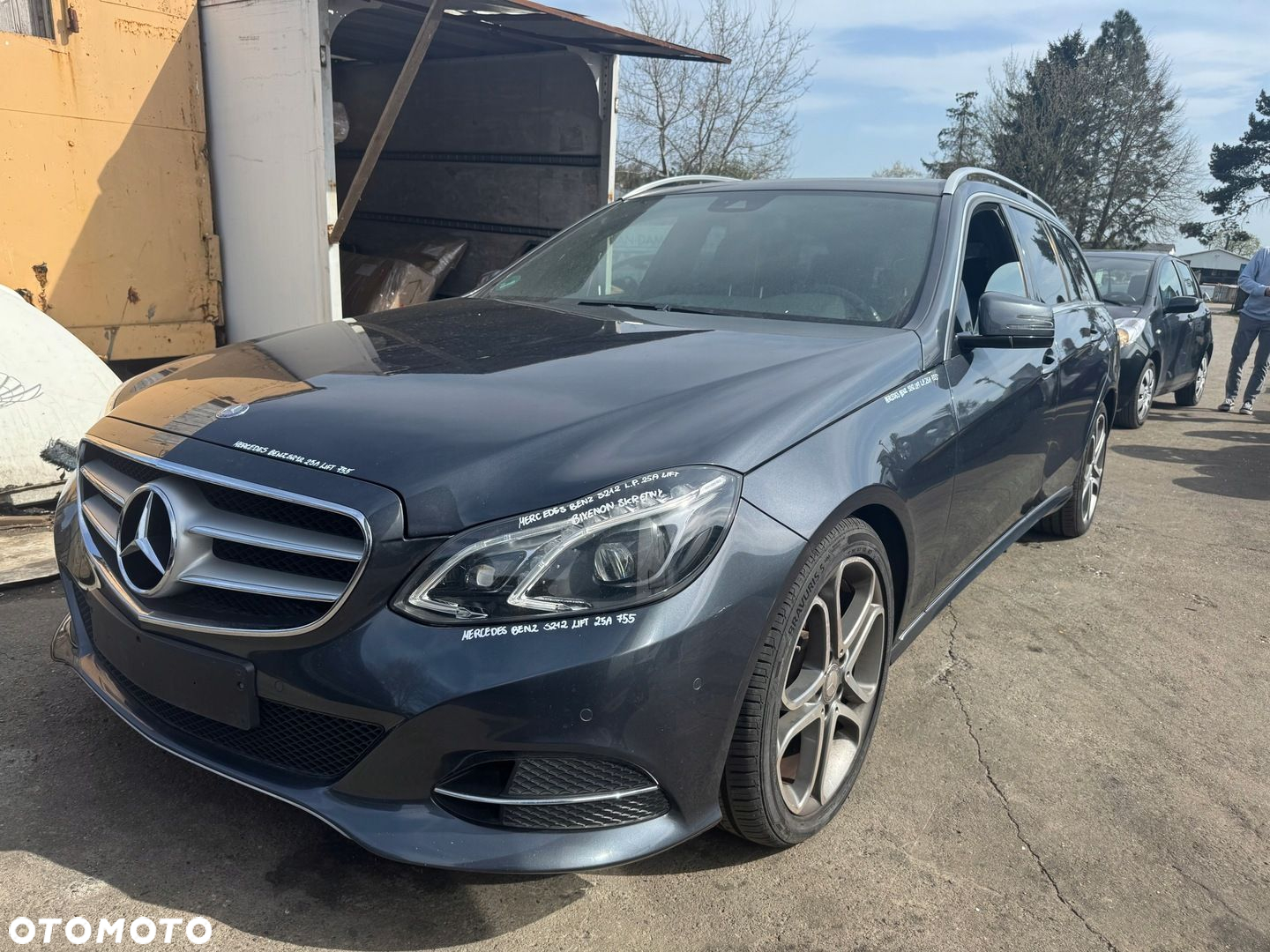 MERCEDES BENZ S212 W212 LIFT ROLETA PÓŁKA BAGAŻNIKA - 12