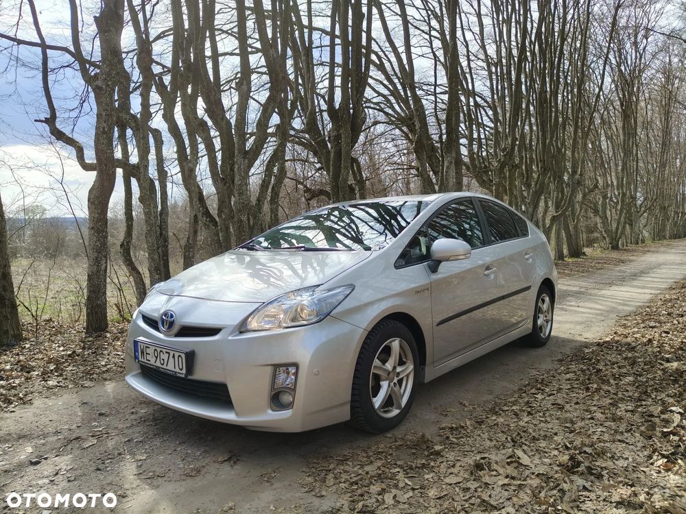 Toyota Prius (Hybrid) - 24