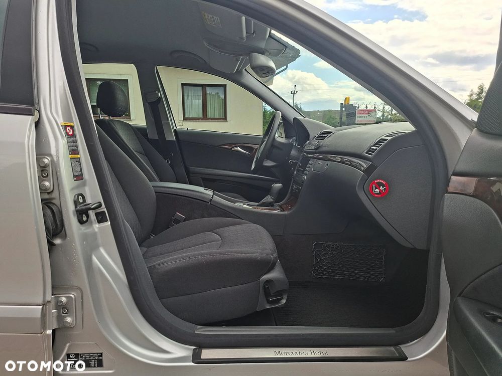 Mercedes-Benz Klasa E 200 Kompressor Automatik Classic - 20