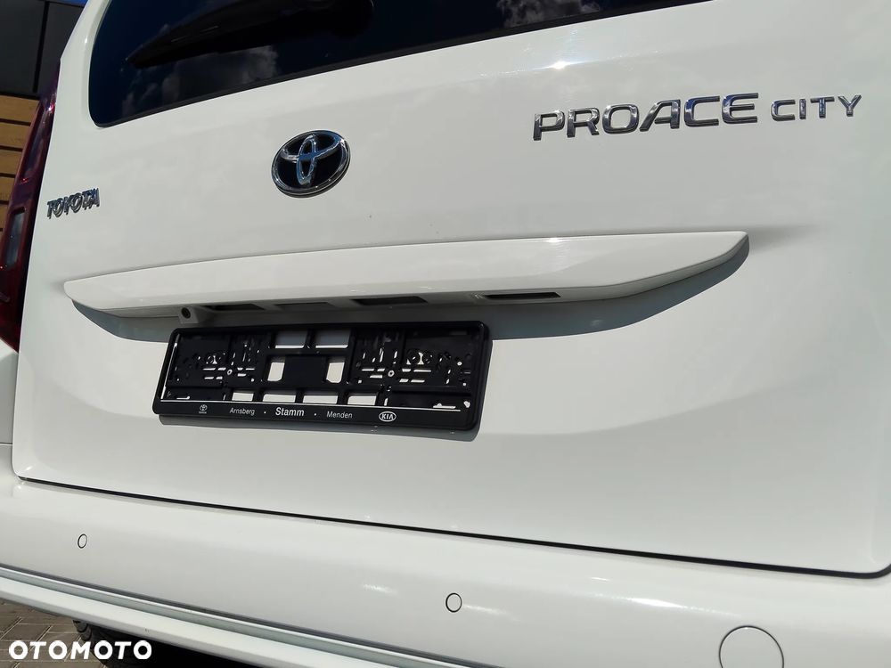 Toyota Proace City Verso 1.2 Turbo L1 Team Deutschland - 24