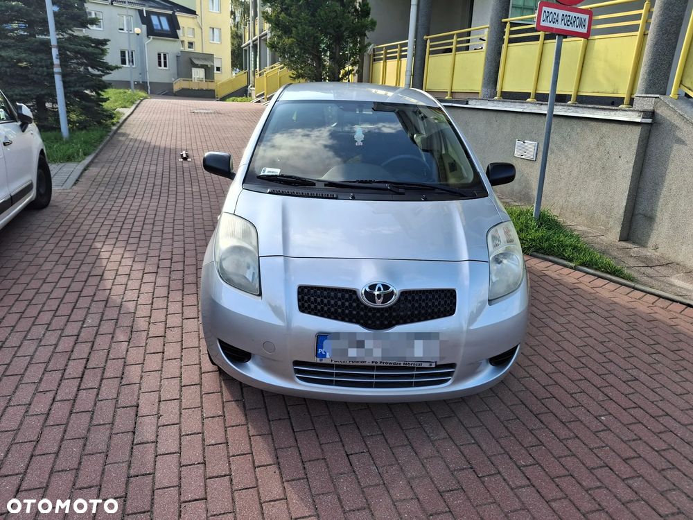 Toyota Yaris 1.0 Luna A/C - 2