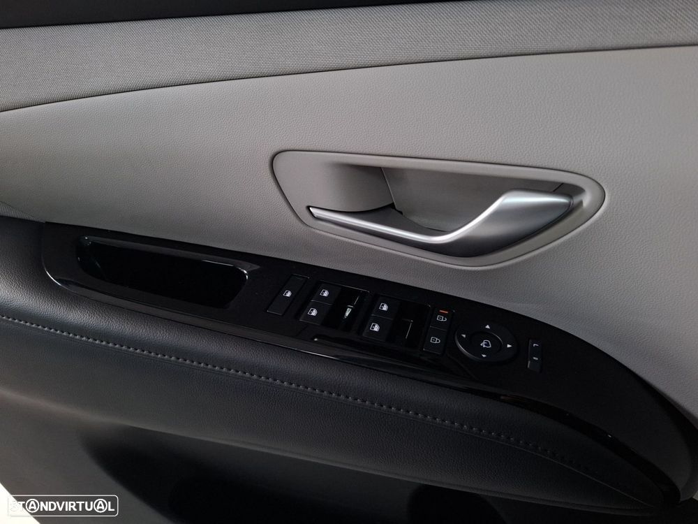 Hyundai Tucson 1.6 T-GDI HEV Vanguard - 24