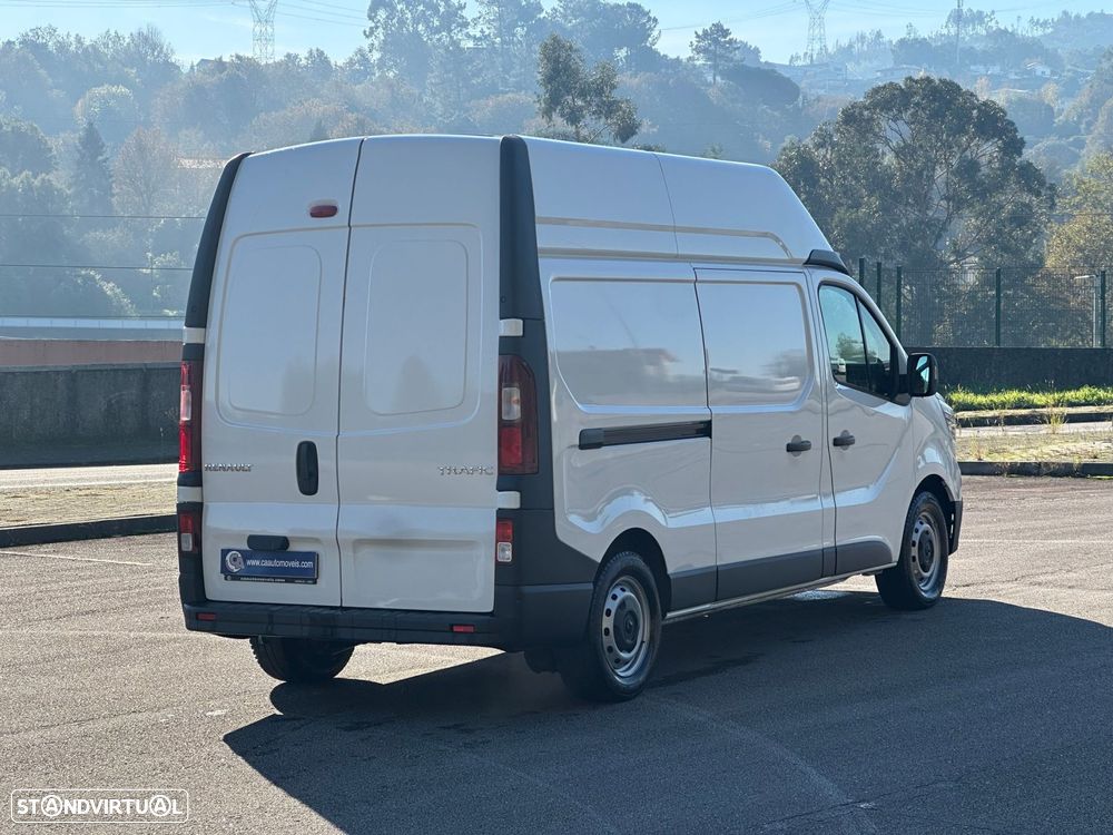 Renault Trafic 2.0 dCi L1H2 Teto Alto | Fibrada - 19