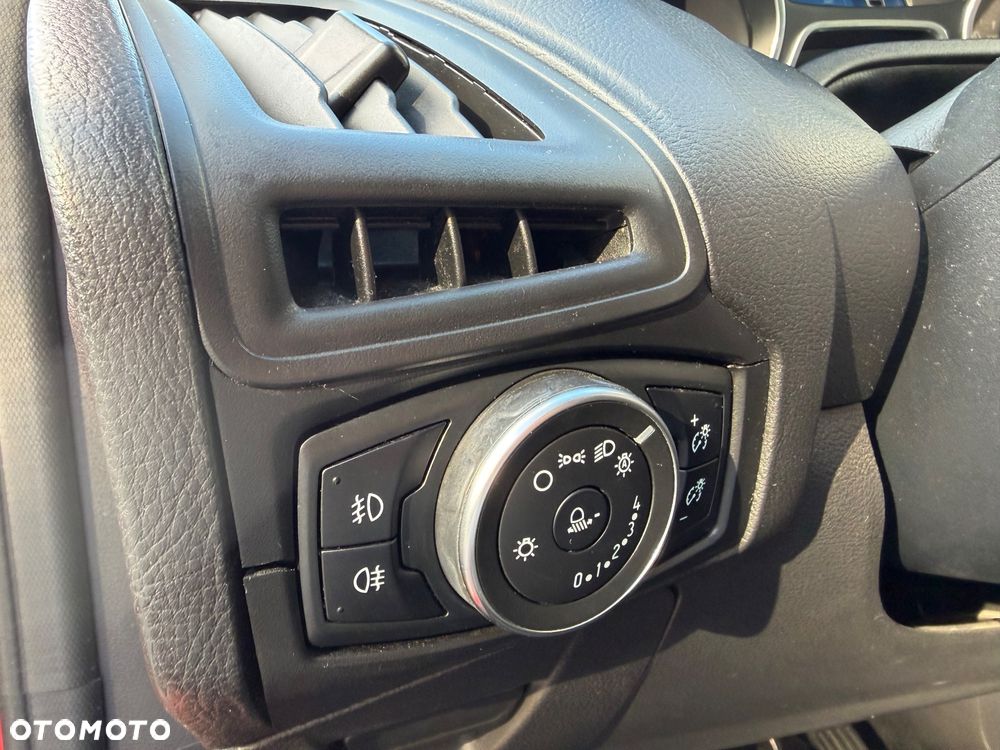 Ford Focus 1.5 TDCi SYNC Edition - 21
