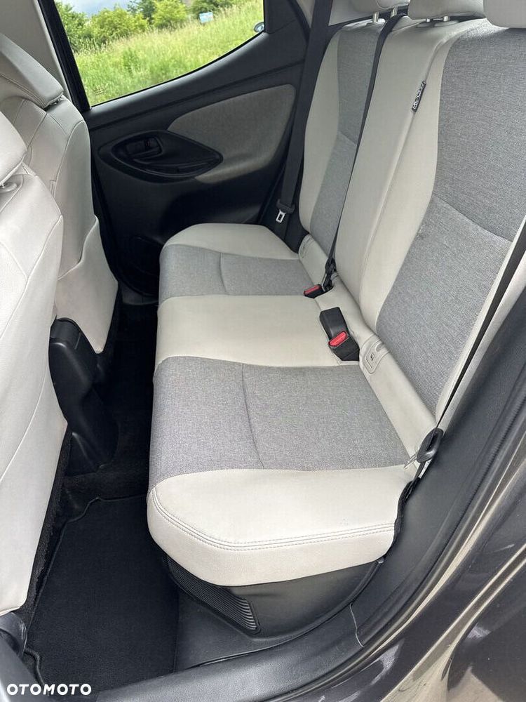 Toyota Yaris - 14