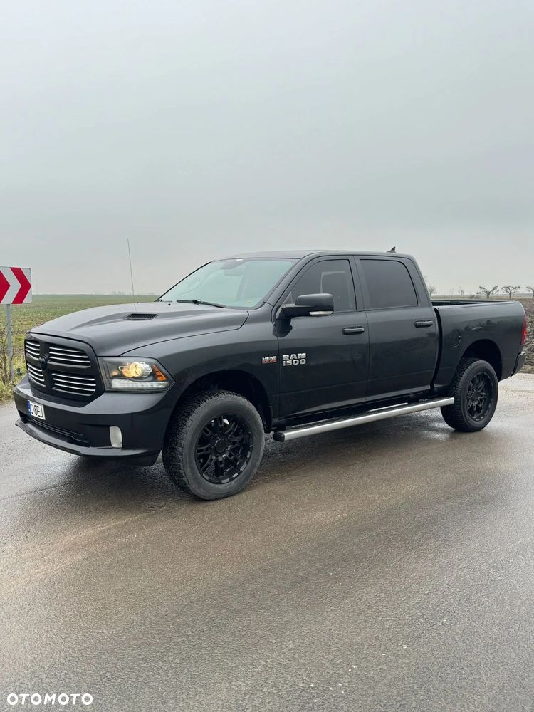 RAM 1500 Crew Cab Sport - 4